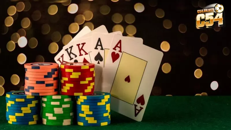 Mỗi lượt ăn bài hoặc đánh bài đều chứa đựng những manh mối quan trọng, giúp bạn phân tích lối chơi và ý đồ của đối thủ